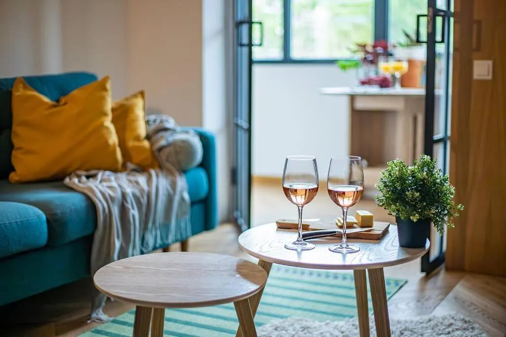 Chic 1Br Apartment - Amzei Square Bukarest