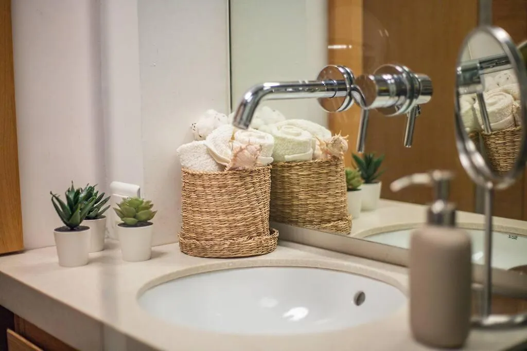 Chic 1Br Apartment - Amzei Square Bukarest