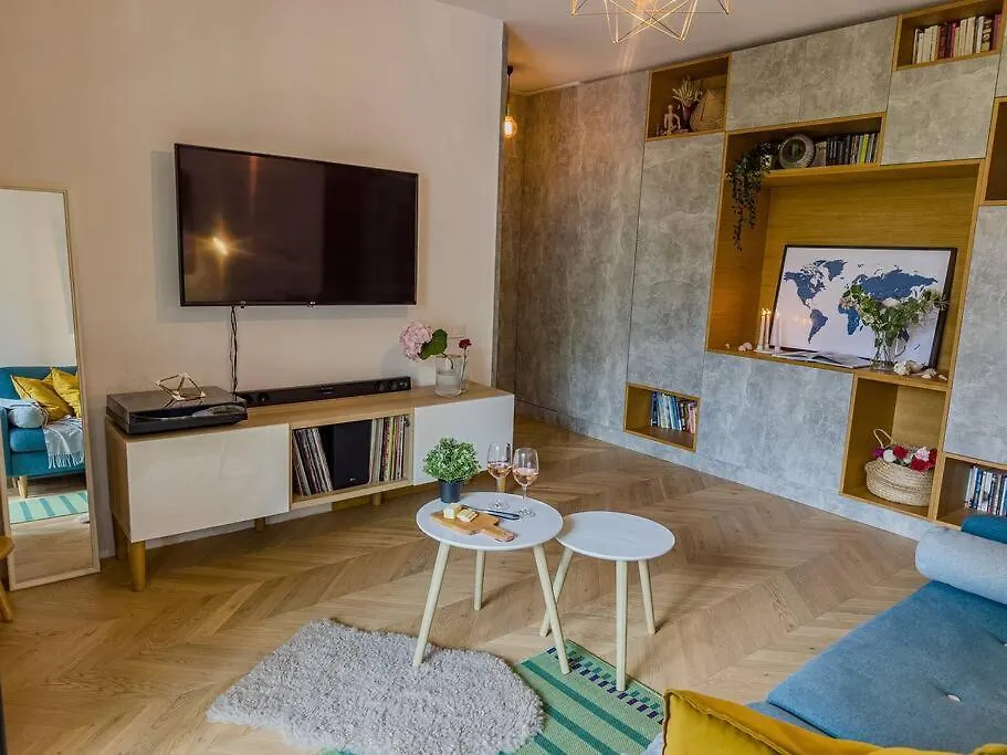 Chic 1Br Apartment - Amzei Square Bukarest