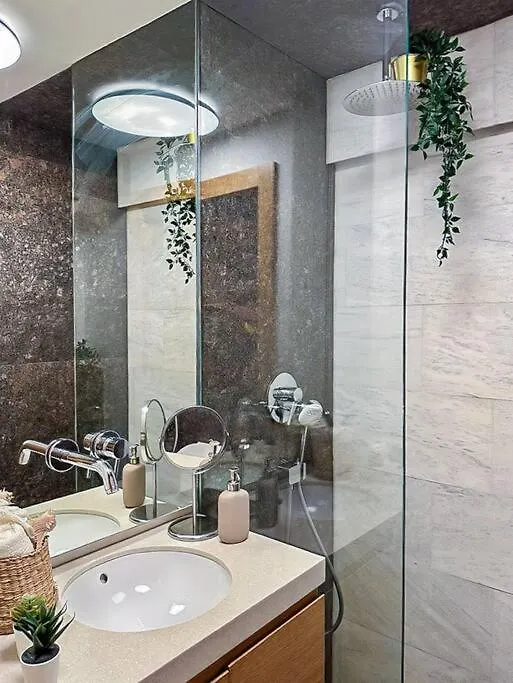 Chic 1Br Apartment - Amzei Square Bukarest 0*,  Rumänien