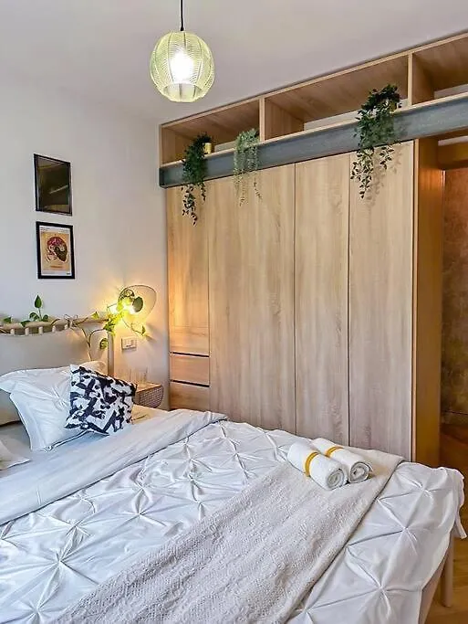 Chic 1Br Apartment - Amzei Square Bukarest