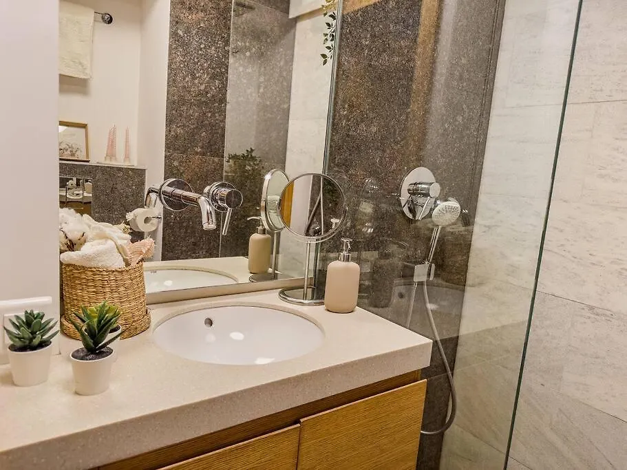 Chic 1Br Apartment - Amzei Square Bukarest