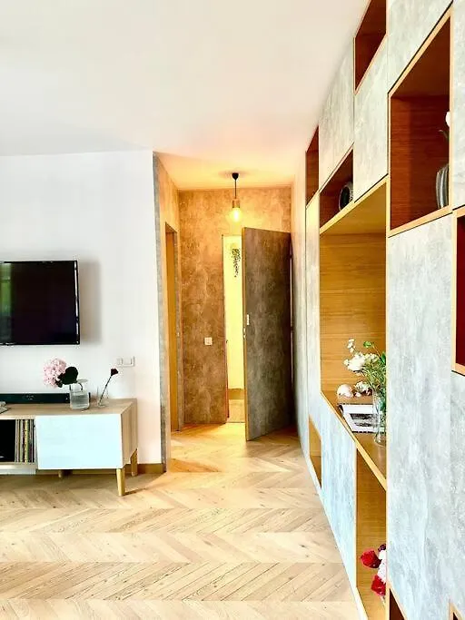 Chic 1Br Apartment - Amzei Square Bukarest Rumänien