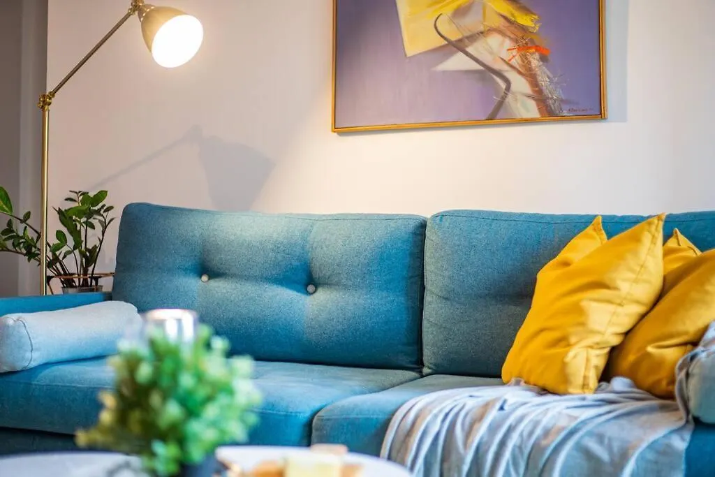 Chic 1Br Apartment - Amzei Square Bukarest